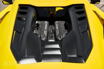2026 Lamborghini Revuelto - miniatura 9