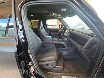 2026 Land Rover Defender 110 OCTA Black – miniatura 18