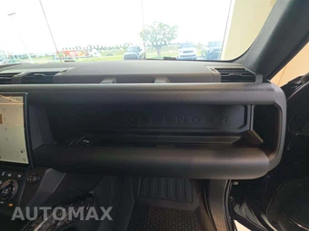 2026 Land Rover Defender 110 OCTA Black – miniatura 19
