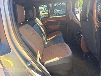 2026 Land Rover Defender 110 OCTA – miniatura 17