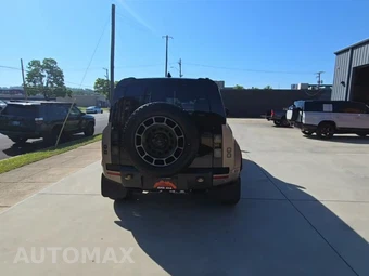 2026 Land Rover Defender 110 OCTA – miniatura 4