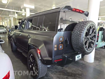 2026 Land Rover Defender 110 OCTA – miniatura 2