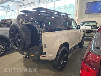 2026 Land Rover Defender 110 OCTA – miniatura 3