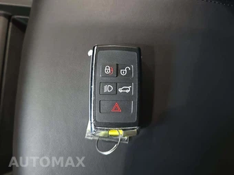 2026 Land Rover Defender 110 OCTA – miniatura 8