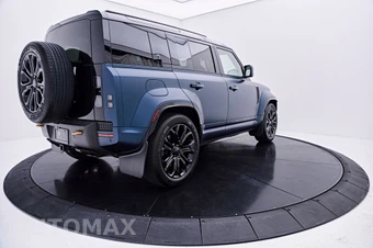 2026 Land Rover Defender 110 OCTA – miniatura 17