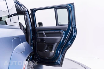 2026 Land Rover Defender 110 OCTA – miniatura 39