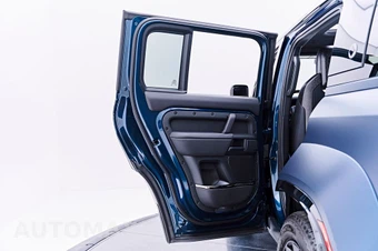 2026 Land Rover Defender 110 OCTA – miniatura 41
