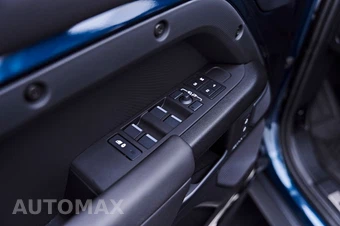2026 Land Rover Defender 110 OCTA – miniatura 47