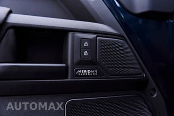 2026 Land Rover Defender 110 OCTA – miniatura 48