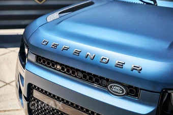 2026 Land Rover Defender 110 OCTA – miniatura 8
