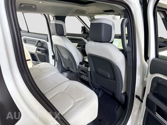 2026 Land Rover Defender 110 X-Dynamic SE - miniatura 24