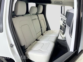 2026 Land Rover Defender 110 X-Dynamic SE - miniatura 25