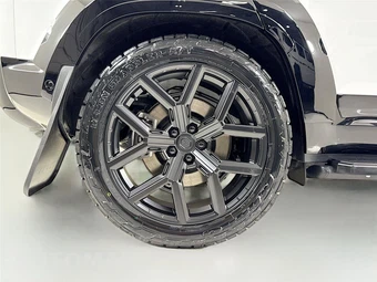 2026 Land Rover Defender 110 X-Dynamic SE - miniatura 36