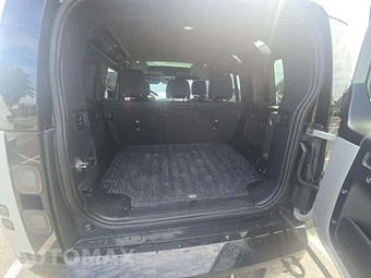 2026 Land Rover Defender 110 X-Dynamic SE - miniatura 11
