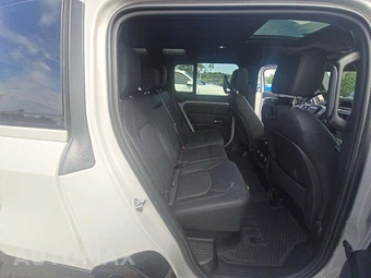2026 Land Rover Defender 110 X-Dynamic SE - miniatura 13