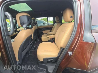 2026 Land Rover Defender 130 X-Dynamic SE – miniatura 10