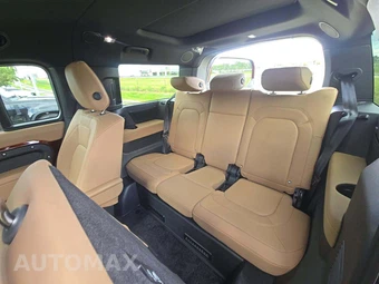 2026 Land Rover Defender 130 X-Dynamic SE – miniatura 11