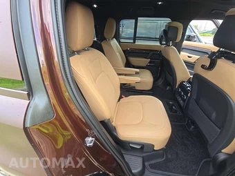 2026 Land Rover Defender 130 X-Dynamic SE – miniatura 14