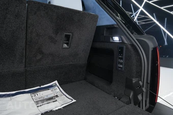 2026 Land Rover Range Rover SE LWB w/7-Passenger Seating - miniatura 19