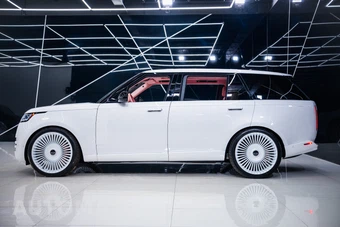 2026 Land Rover Range Rover SE LWB w/7-Passenger Seating - miniatura 31