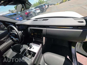 2026 Land Rover Range Rover SE – miniatura 16