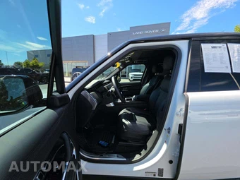2026 Land Rover Range Rover SE – miniatura 3
