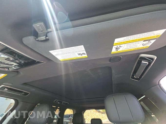 2026 Land Rover Range Rover SE – miniatura 8