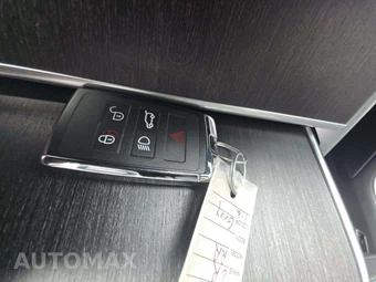 2026 Land Rover Range Rover SE - miniatura 8