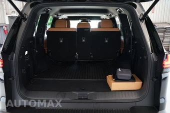2026 Lexus LX 600 Luxury - miniatura 35