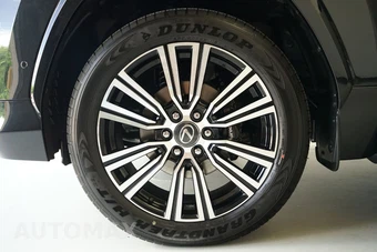 2026 Lexus LX 700h Luxury - miniatura 40