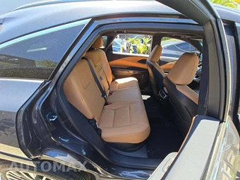 2026 Lexus RX 350h Luxury – miniatura 16