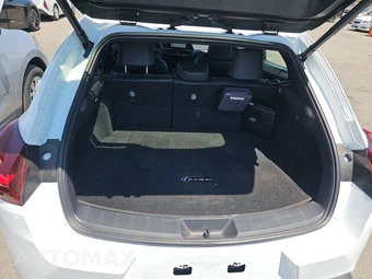 2026 Lexus UX 300h - miniatura 17