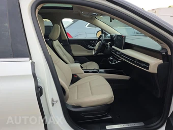 2026 Lincoln Corsair Plug-In Hybrid Grand Touring - miniatura 8