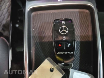 2026 Mercedes-Benz AMG CLA 35 4MATIC - miniatura 8