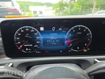 2026 Mercedes-Benz AMG CLA 45 4MATIC - miniatura 9
