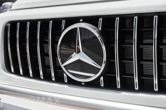 2026 Mercedes-Benz AMG G 63 4MATIC - miniatura 8
