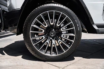 2026 Mercedes-Benz AMG G 63 4MATIC - miniatura 3