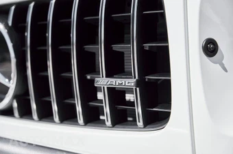 2026 Mercedes-Benz AMG G 63 4MATIC - miniatura 10