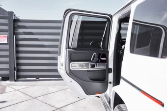 2026 Mercedes-Benz AMG G 63 4MATIC - miniatura 30