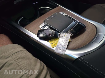 2026 Mercedes-Benz AMG G 63 4MATIC – miniatura 8