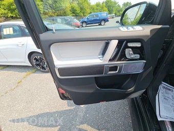 2026 Mercedes-Benz AMG G 63 4MATIC - miniatura 9