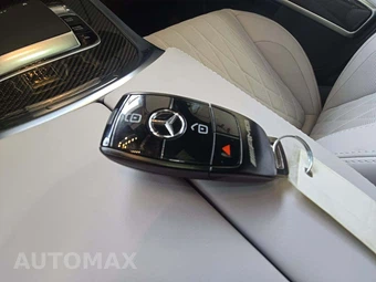 2026 Mercedes-Benz AMG G 63 4MATIC - miniatura 8