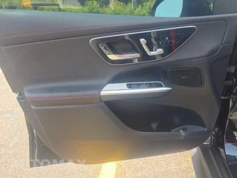 2026 Mercedes-Benz AMG GLC 43 4MATIC - miniatura 9