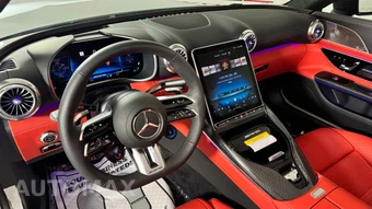 2026 Mercedes-Benz AMG SL 63 - miniatura 17