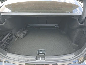 2026 Mercedes-Benz C 300 - miniatura 16