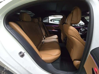 2026 Mercedes-Benz E 350 Sedan - miniatura 16