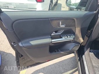 2026 Mercedes-Benz GLA 250 - miniatura 9