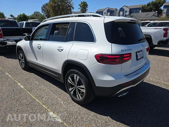 2026 Mercedes-Benz GLB 250 - miniatura 2
