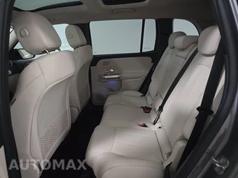 2026 Mercedes-Benz GLB 250 – miniatura 13