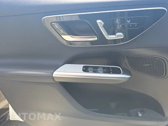 2026 Mercedes-Benz GLC 300 - miniatura 15